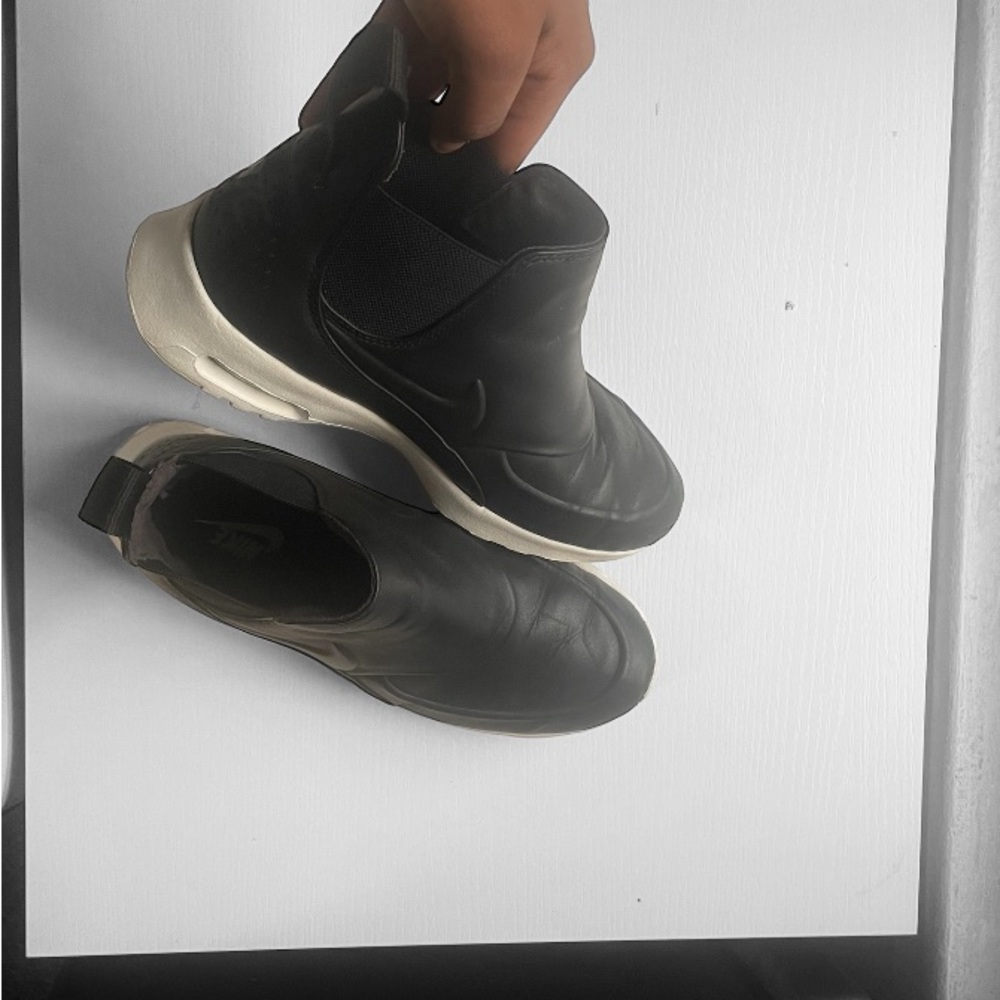 Nike Black and White Men's Sneakers